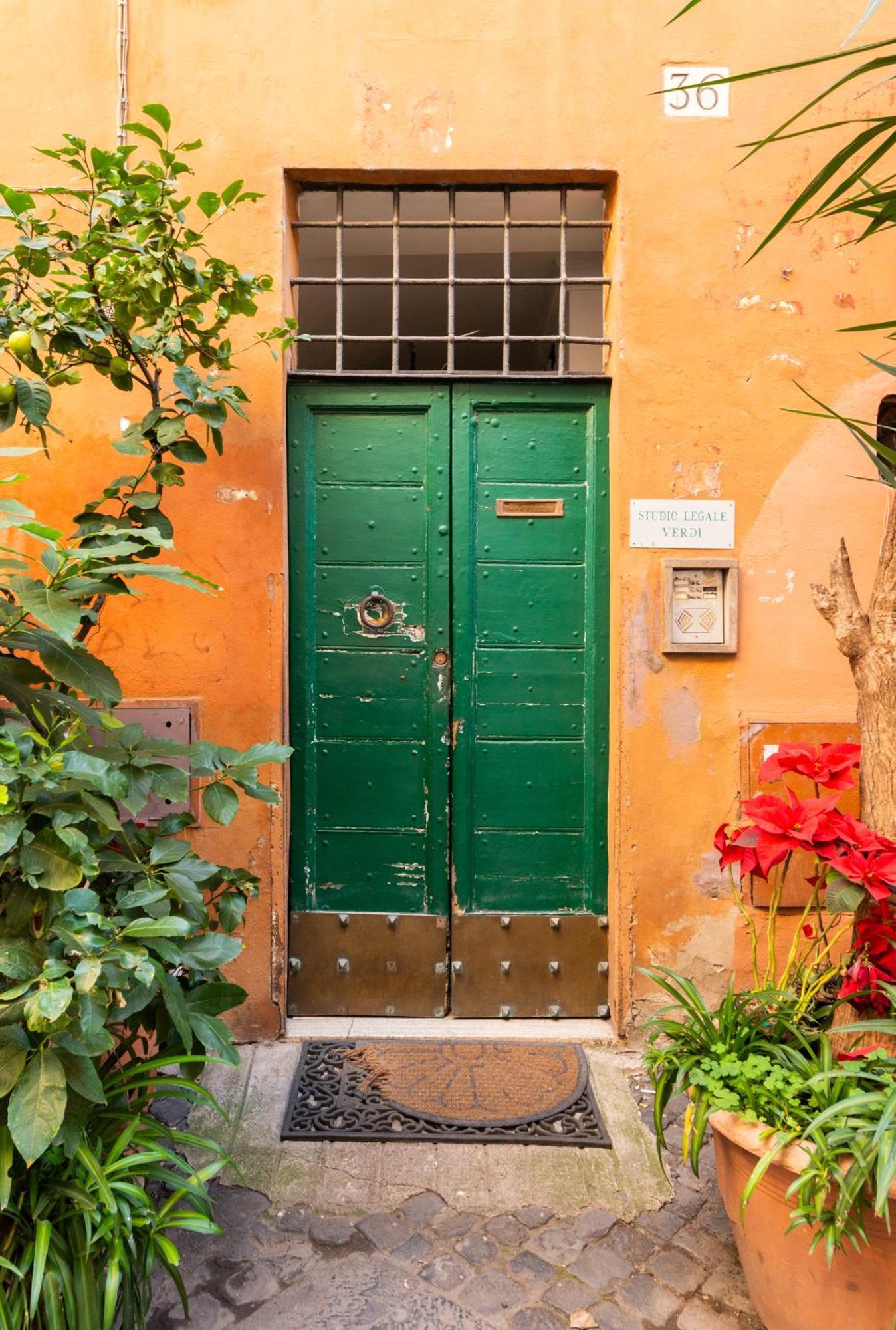 Pavone Centre Romantic Apartment Bagian luar foto