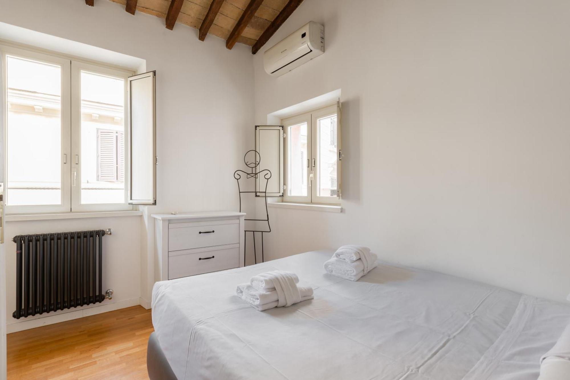Pavone Centre Romantic Apartment Bagian luar foto