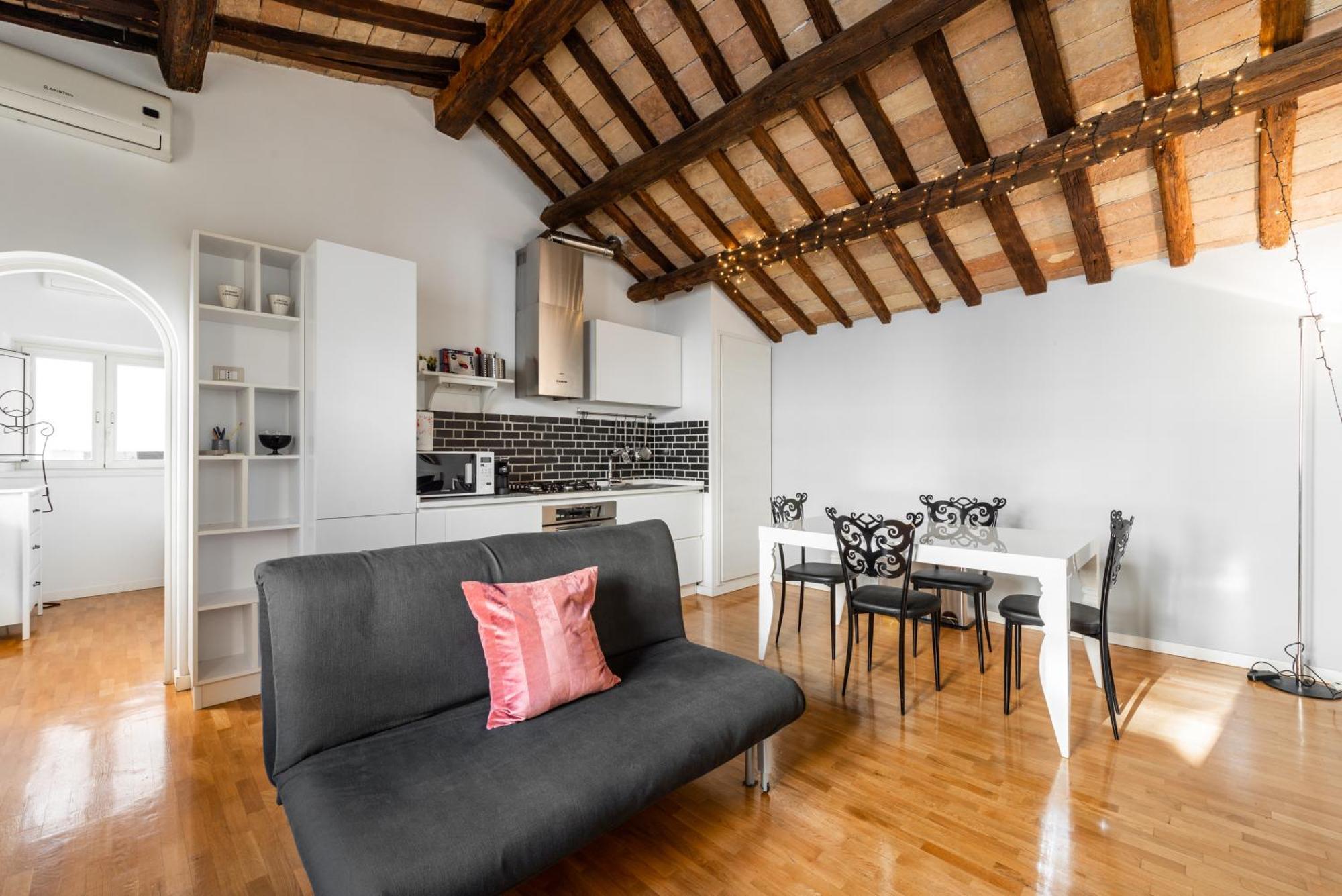 Pavone Centre Romantic Apartment Bagian luar foto